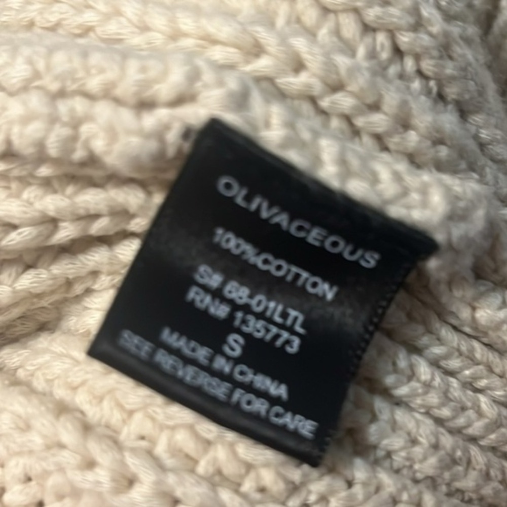 Olivaceous distressed v neck ivory sweater size small - Picture 5 of 5